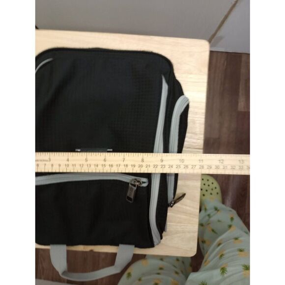 Kenneth Cole reaction, hang up, fold up, black, travel cosmetic- toiletry bag. - Picture 10 of 11